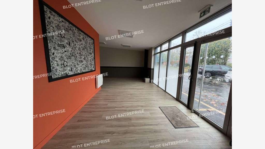 A vendre à louer cellule d'activités 270m² Rennes