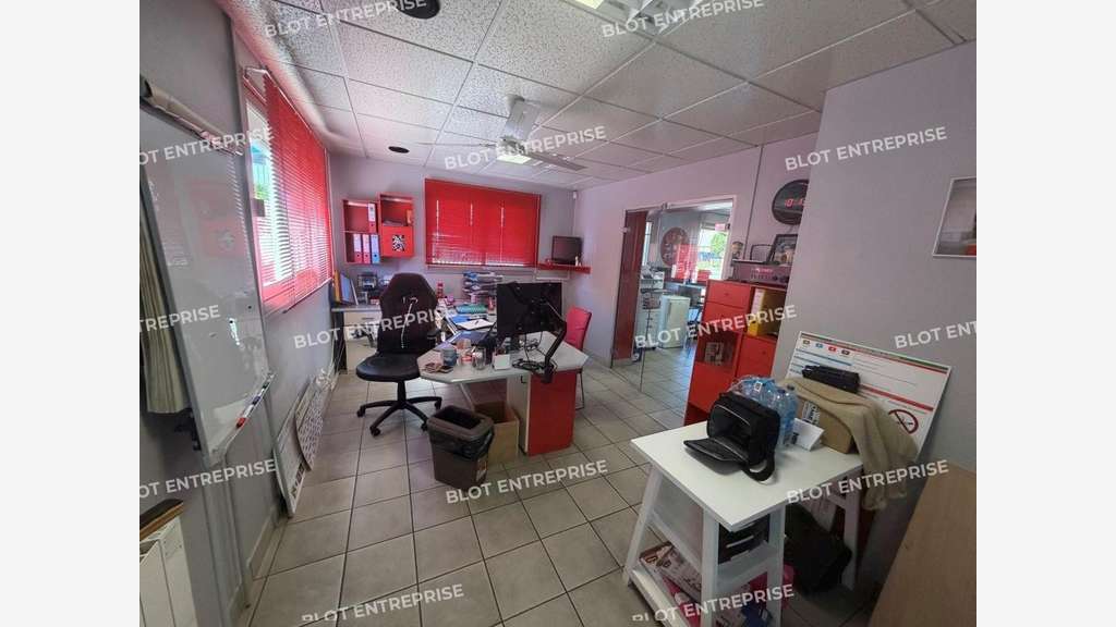 A vendre bâtiment 1270m² Rennes Ecopole Sud Est