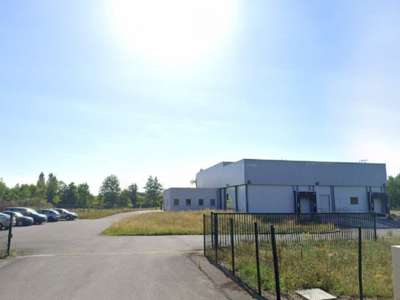 Ancien abattoir 1400m² à vendre à Restigné