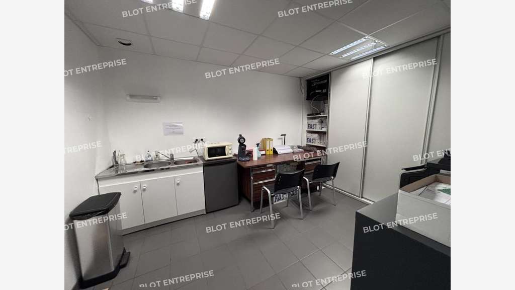 A vendre local d'activités 176m² à Riec-sur-Belon