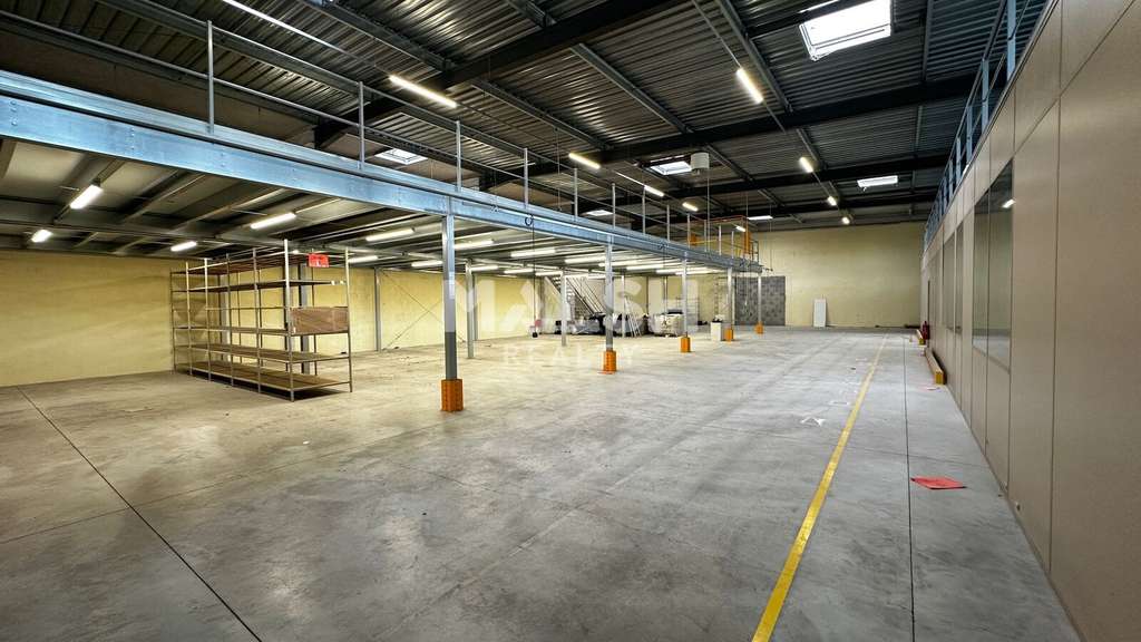 Bâtiments d'activités à vendre à Rillieux-la-Pape