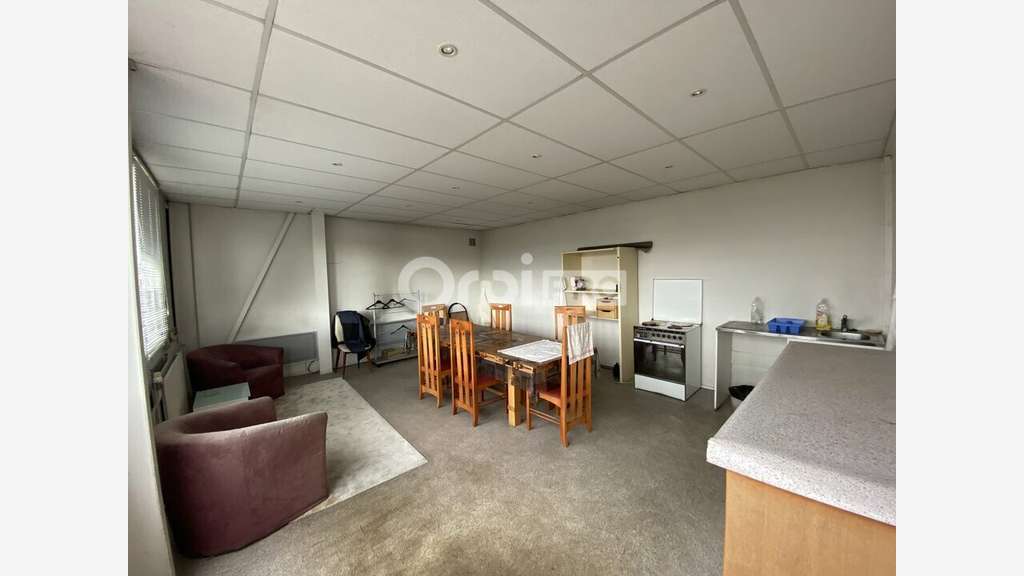 Bâtiment d'activité 3977m² à Rillieux-la-Pape