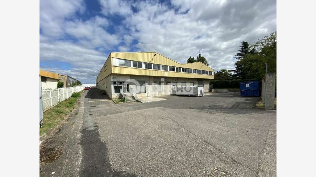 Bâtiment d'activité 3977m² à Rillieux-la-Pape