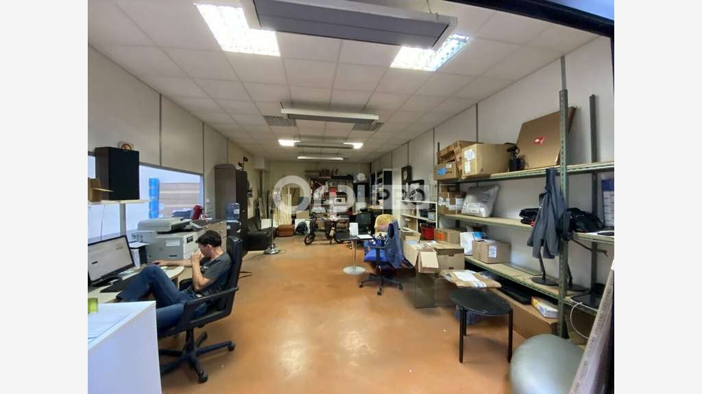 Bâtiment d'activité 3977m² à Rillieux-la-Pape