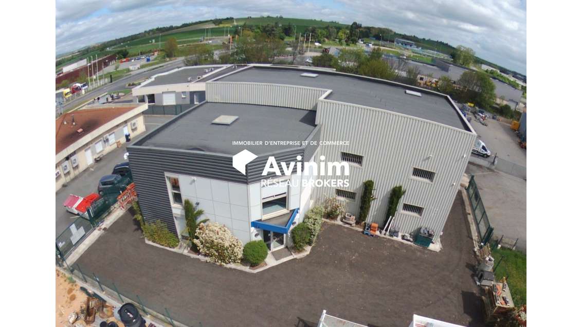 Bâtiment d'activité avec bureaux
