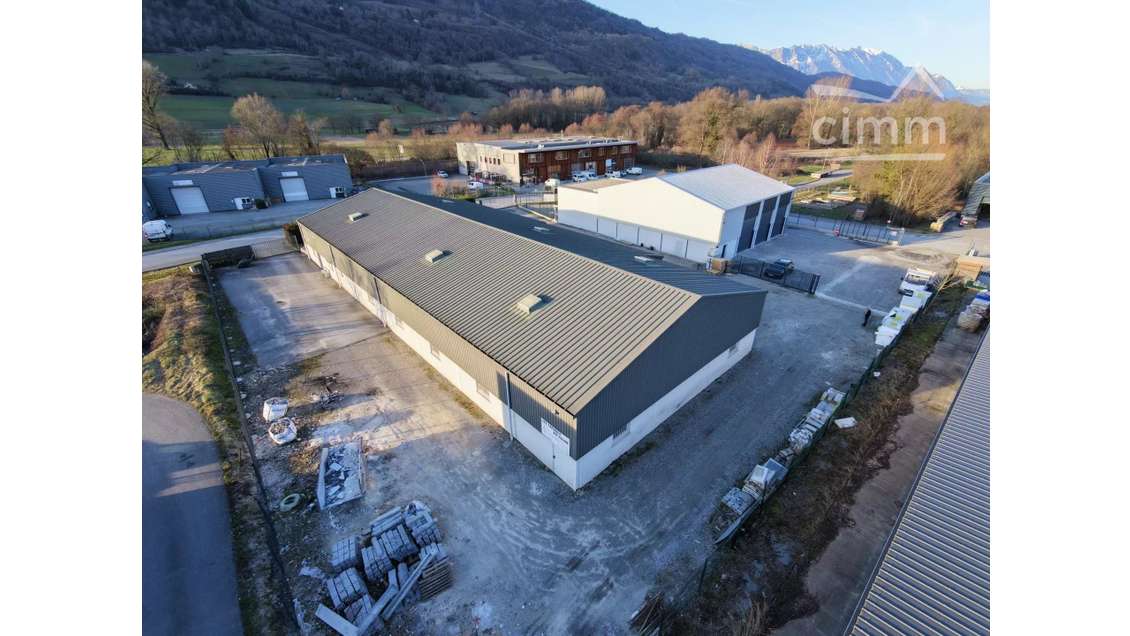 A vendre bâtiment industriel 1300m² à Valgelon