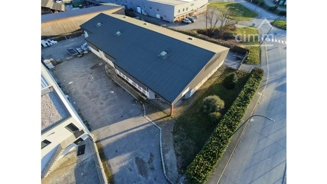 A vendre bâtiment industriel 1300m² à Valgelon