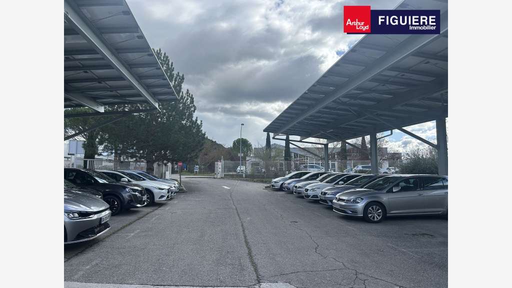 Vente bâtiment mixte indépendant 4631m² à Rousset