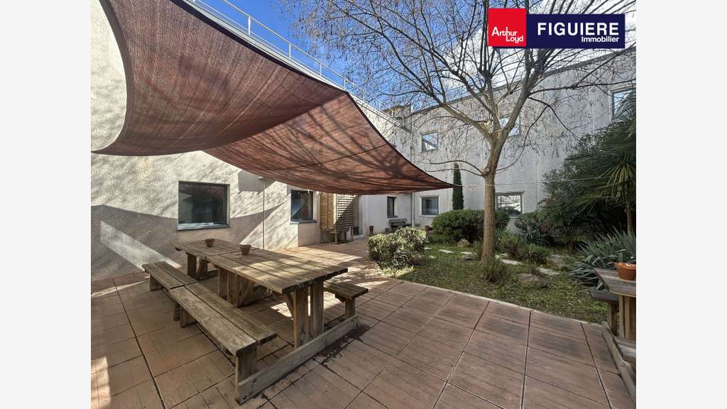 Vente bâtiment mixte indépendant 4631m² à Rousset