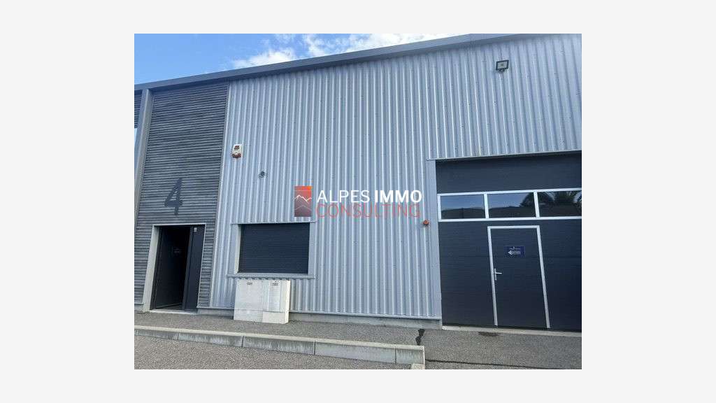 Entrepôt de 204m² à vendre en ZA Rumilly Sud