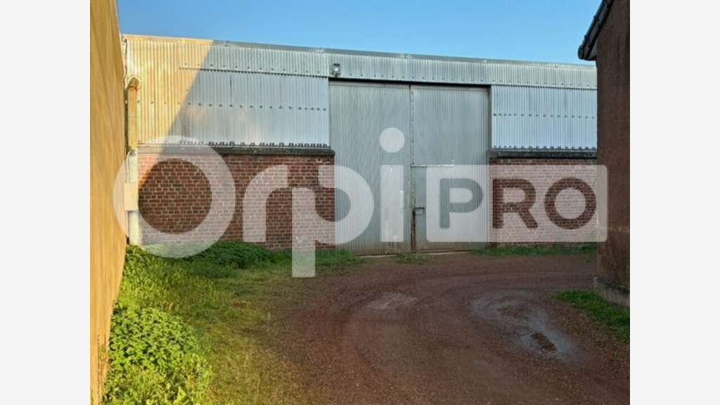 3 Entrepôts et une maison à vendre dans le 62