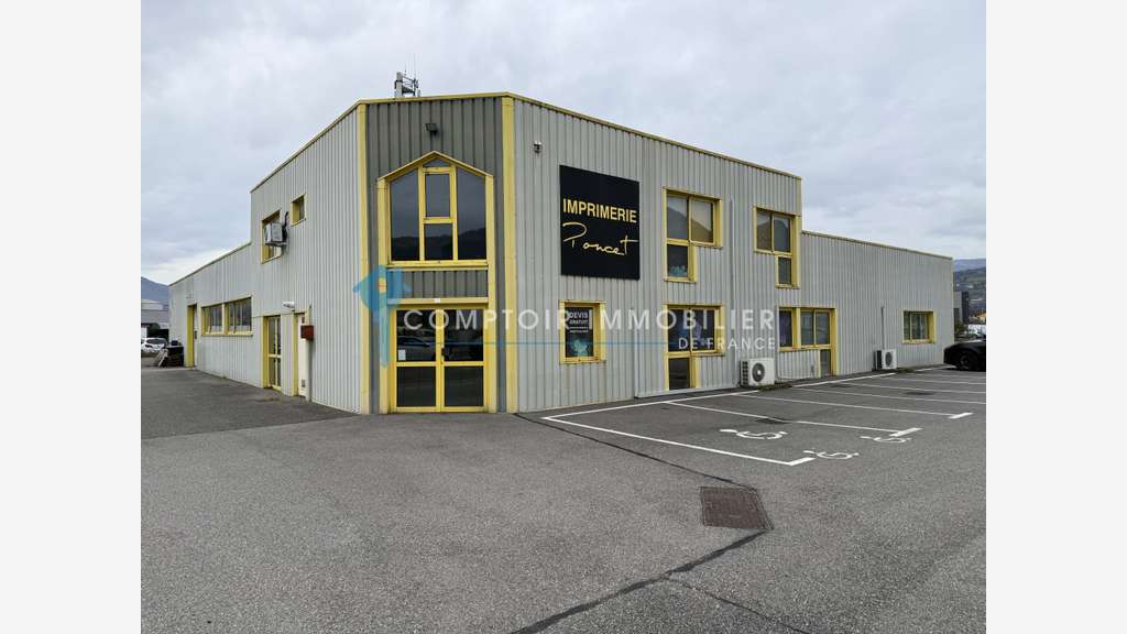 Local 911m² foncier 2 700m² à Saint-Alban-Leysse