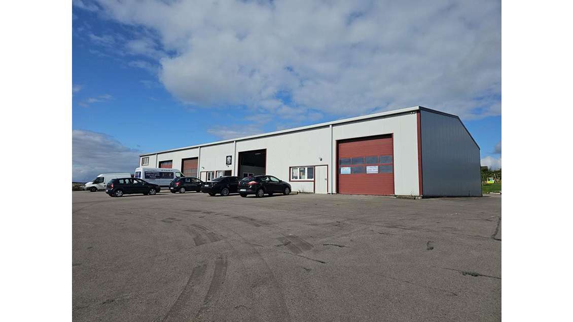 Murs loués entrepôts locaux à Saint-Avold