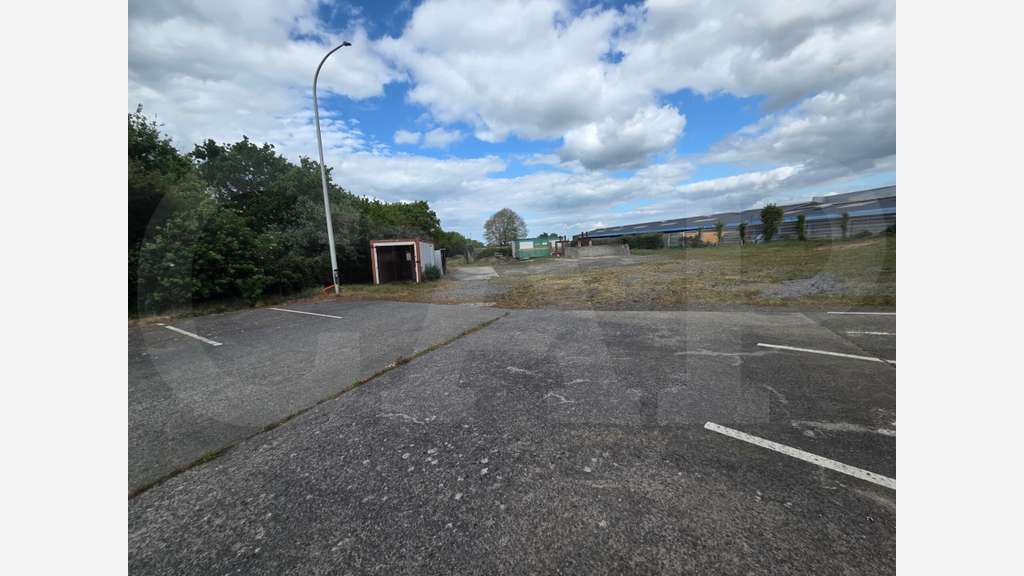 A vendre local d'activité 160m² ZA Saint-Brieuc