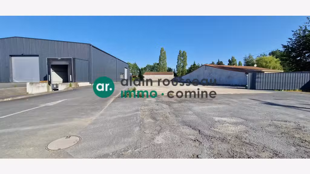 Cède local d'activité 3300m² St-Christophe-du-Bois