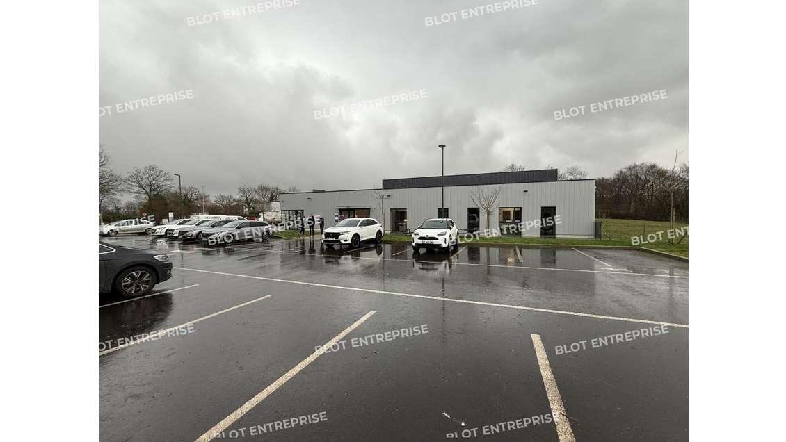 AV bâtiment d'activités 1000m² à Saint-Domineuc
