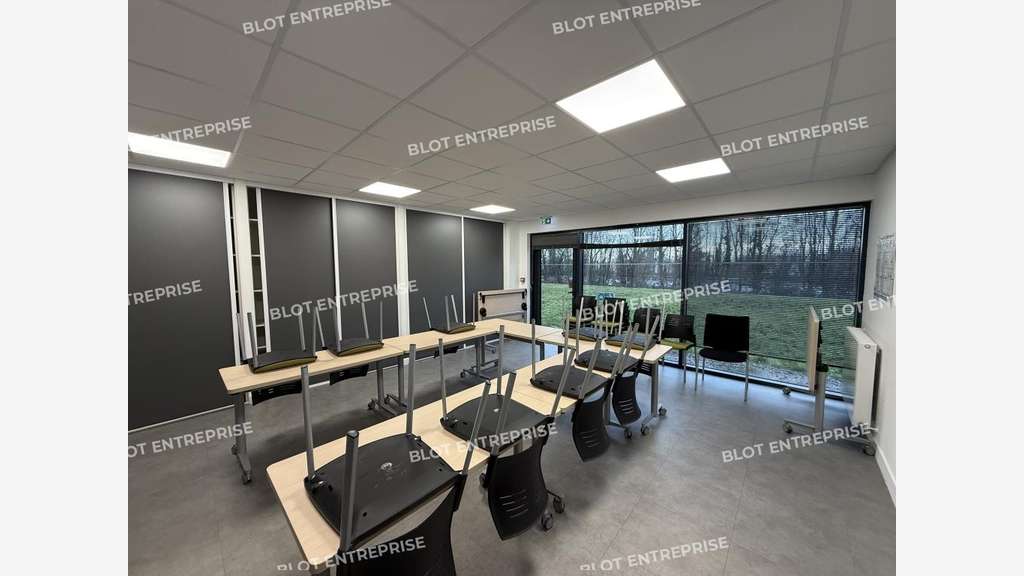 AV bâtiment d'activités 1000m² à Saint-Domineuc