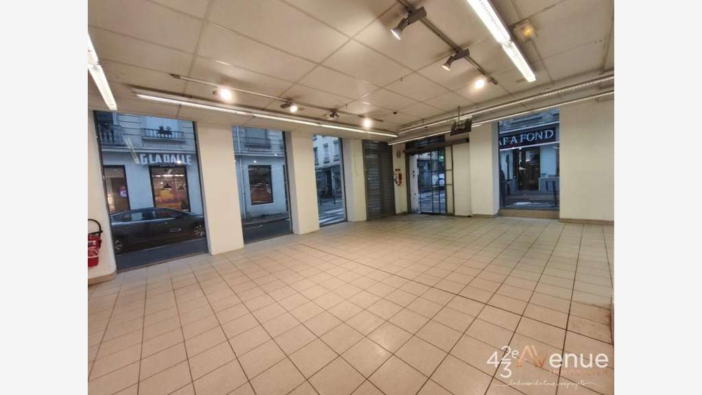 Vente local commercial 240m² Saint-Étienne centre