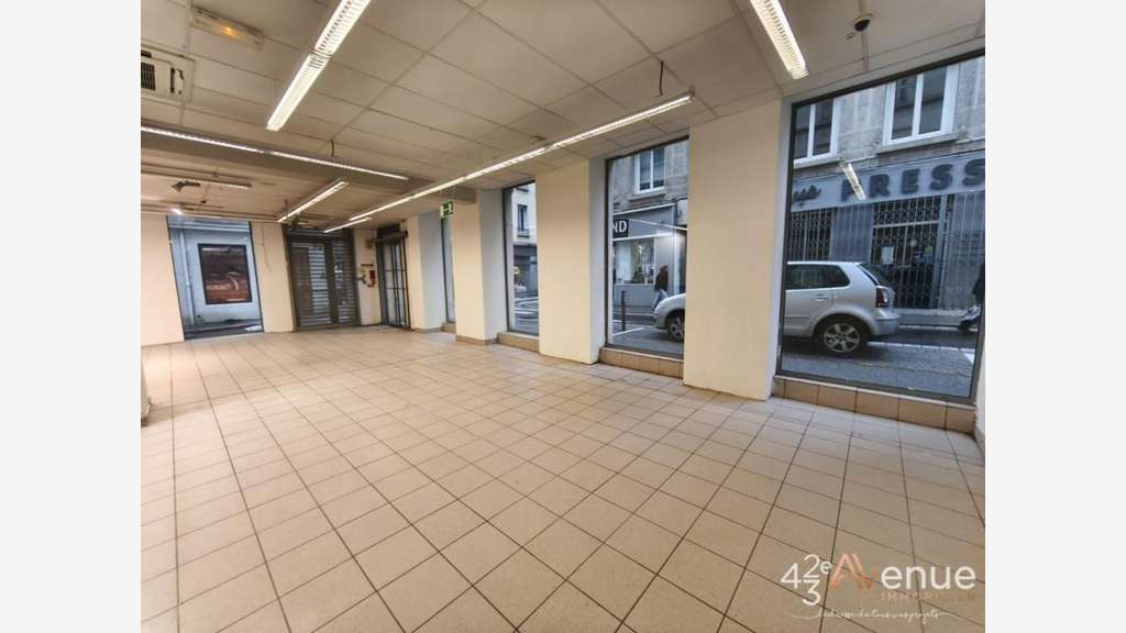Vente local commercial 240m² Saint-Étienne centre