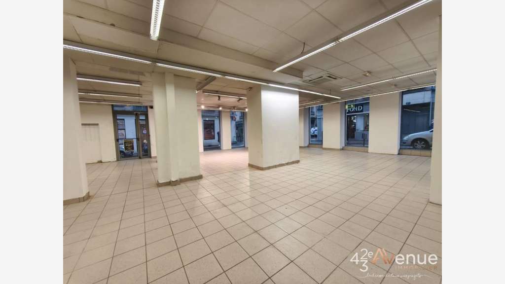 Vente local commercial 240m² Saint-Étienne centre