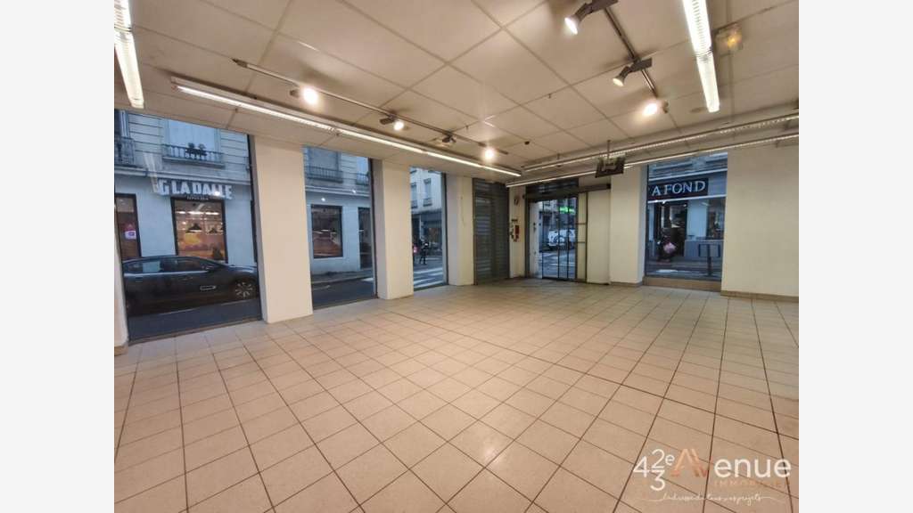 Vente local commercial 240m² Saint-Étienne centre