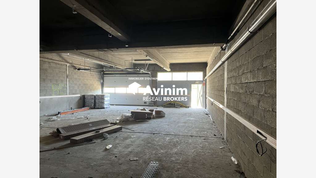 Locaux 379m² à vendre à Saint-Étienne