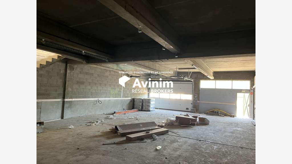 Locaux 379m² à vendre à Saint-Étienne
