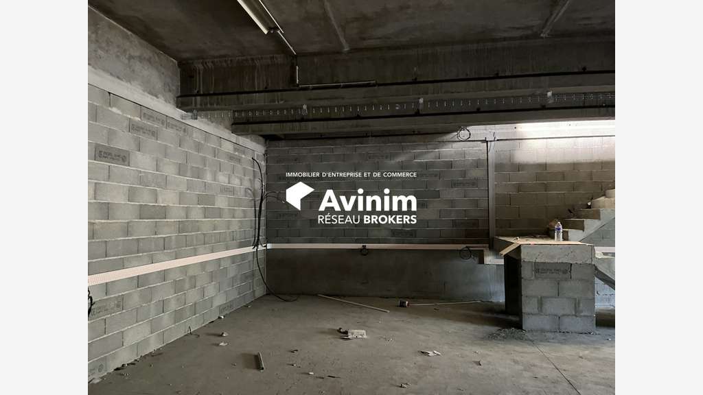 Locaux 379m² à vendre à Saint-Étienne