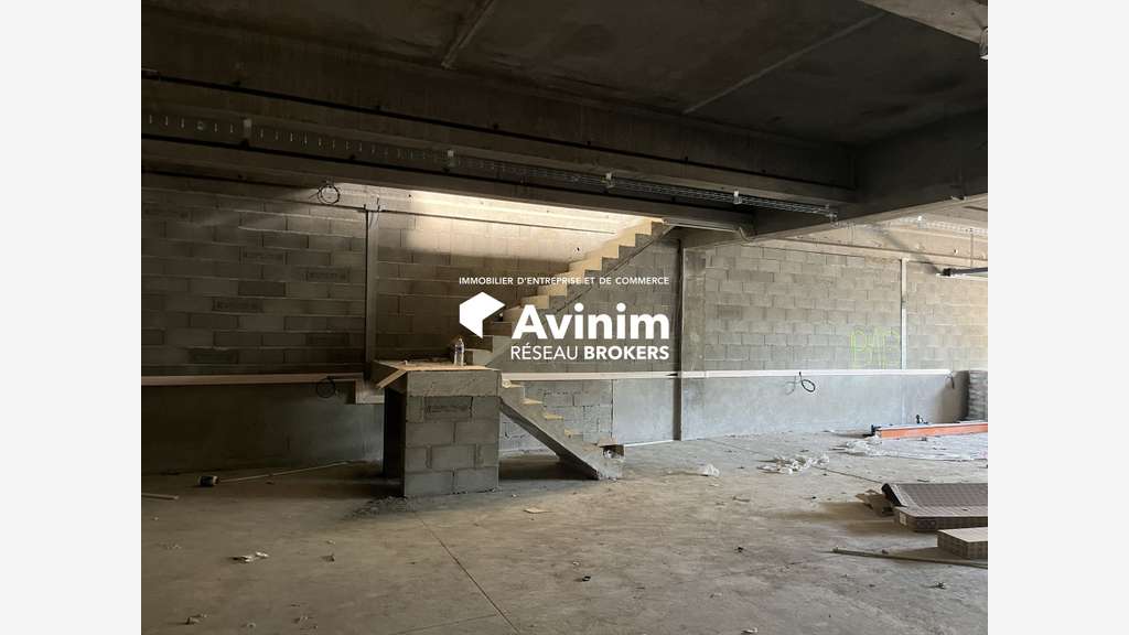 Locaux 379m² à vendre à Saint-Étienne