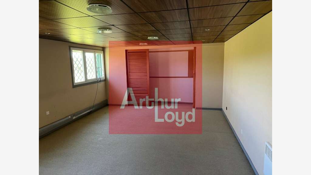 Local d'activité 2185m² Saint Etienne de Fougères