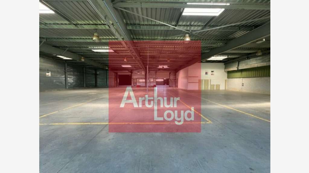 Local d'activité 2185m² Saint Etienne de Fougères