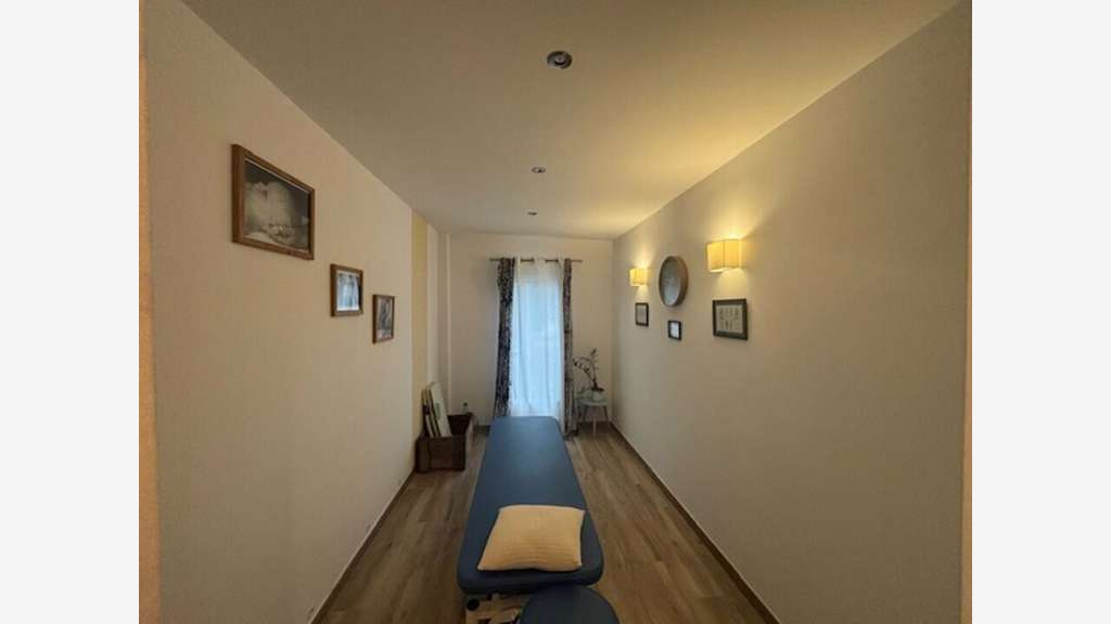 Vente local professionnel 44m² St-Etienne-du-Grès