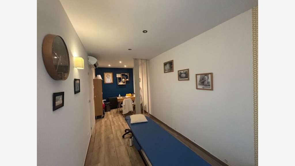 Vente local professionnel 44m² St-Etienne-du-Grès