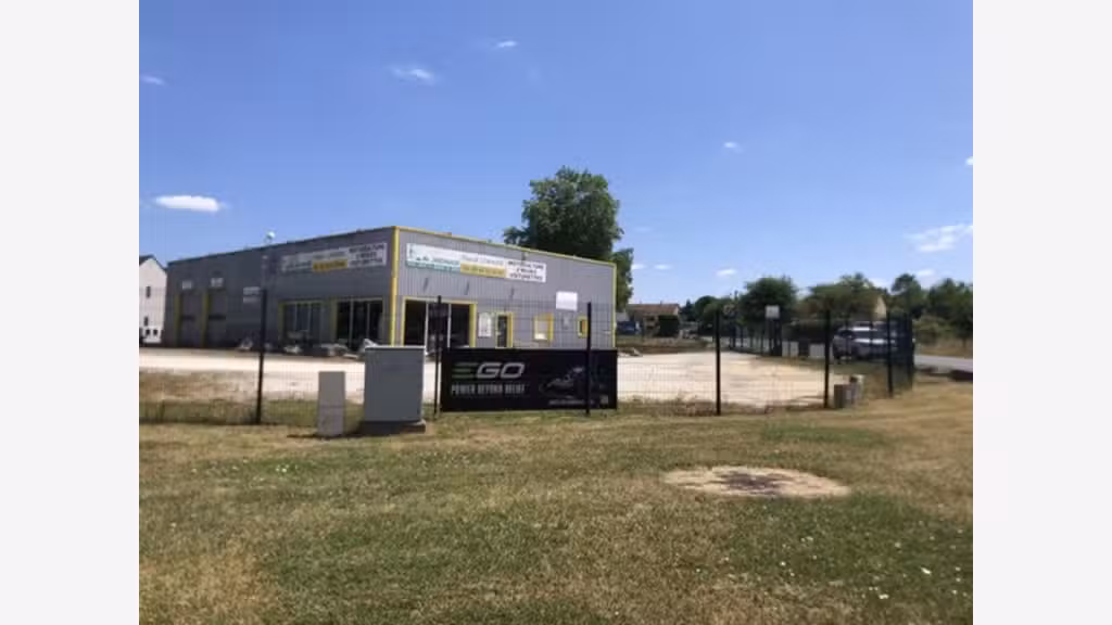 Cède local d'activité 400m² Saint-Georges-sur-Cher