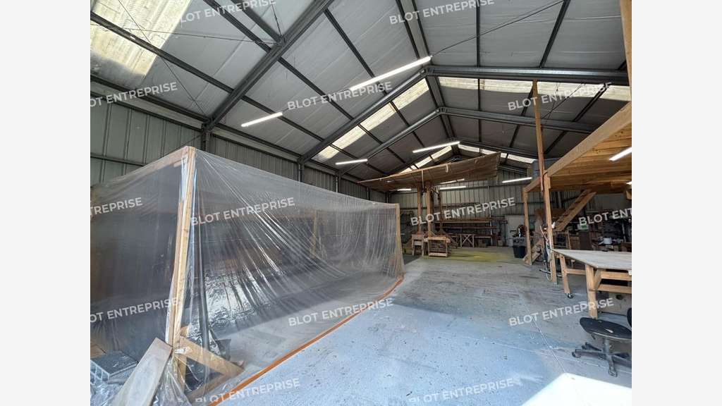 A vendre locaux d'activités 240m² Saint-Herblain