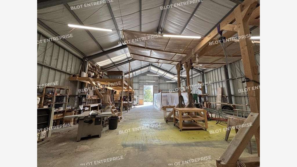 A vendre locaux d'activités 240m² Saint-Herblain