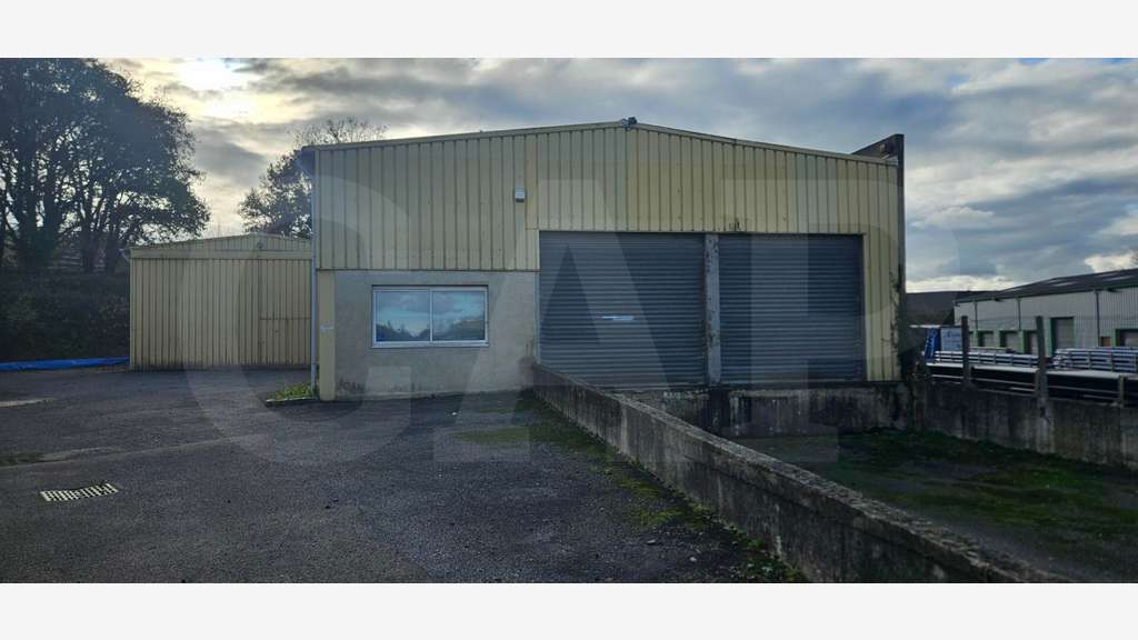 A vendre bâtiment indépendant 1000m² à St-Jacques