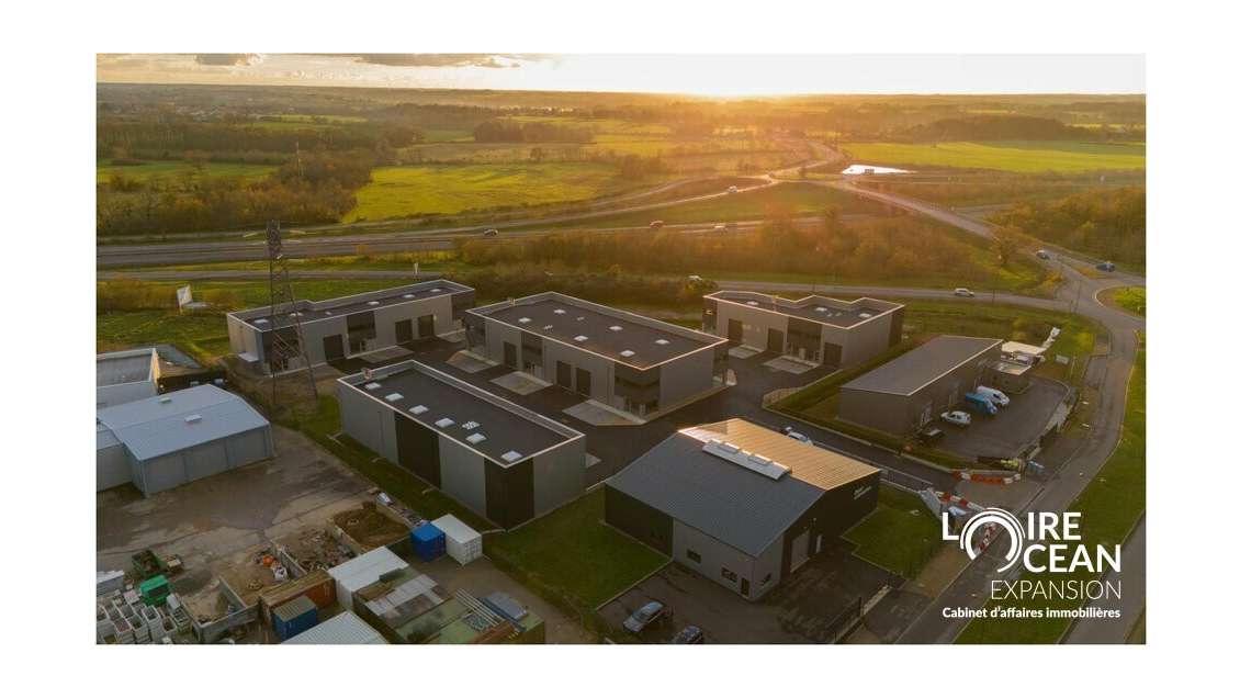 Local proche aéroport et périphérique de Nantes