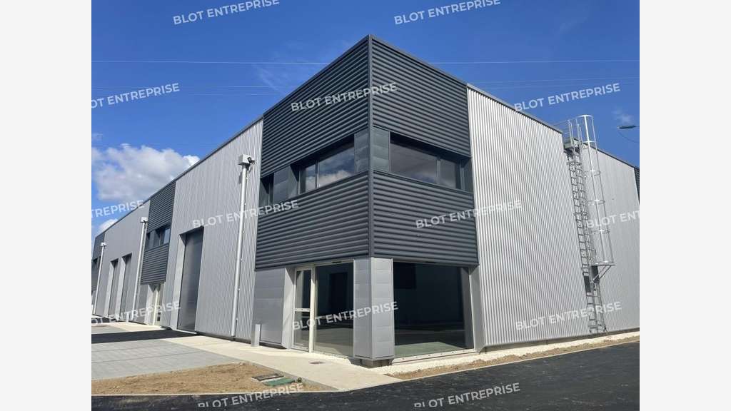 A vendre cellules 1070m² à Saint-Jean-de-Boiseau