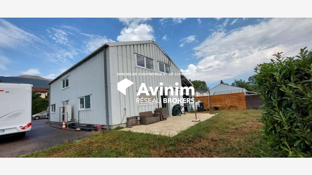 Vente local pro 250m²+ logement pour artisan 01