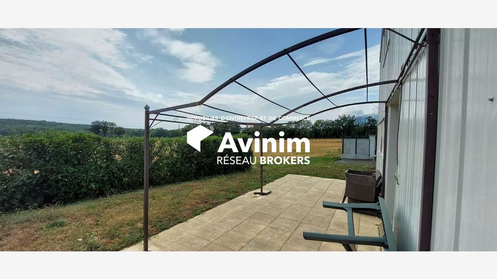 Vente local pro 250m²+ logement pour artisan 01