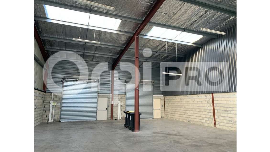 Vente local d'activité 274m² à Saint-Jean-d'Illac