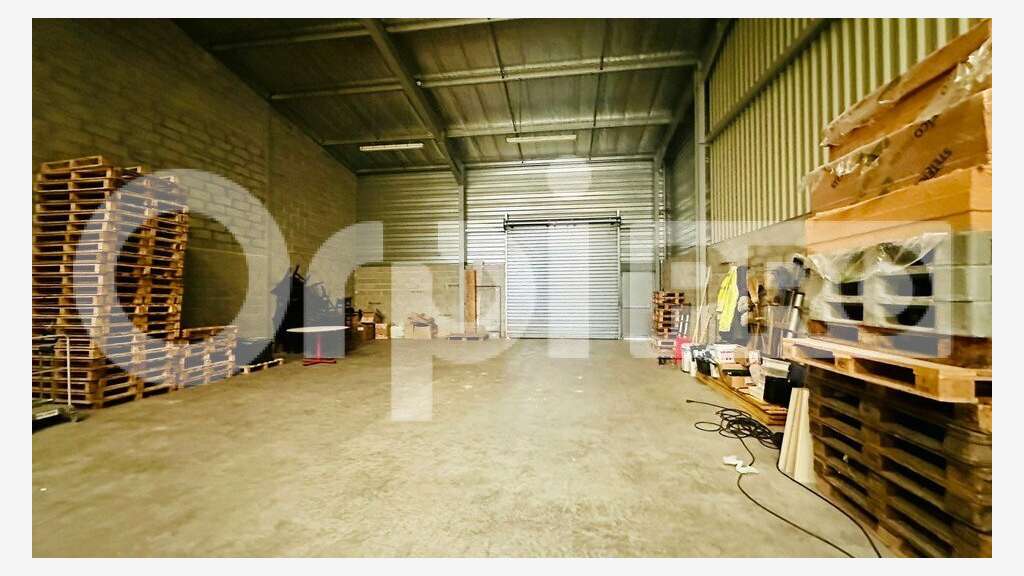 AV local d'activité 313m² à Saint Jean d'Illac ZI