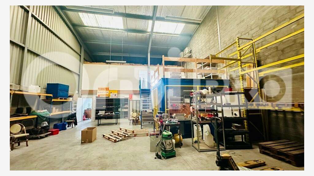 AV local d'activité 313m² à Saint Jean d'Illac ZI
