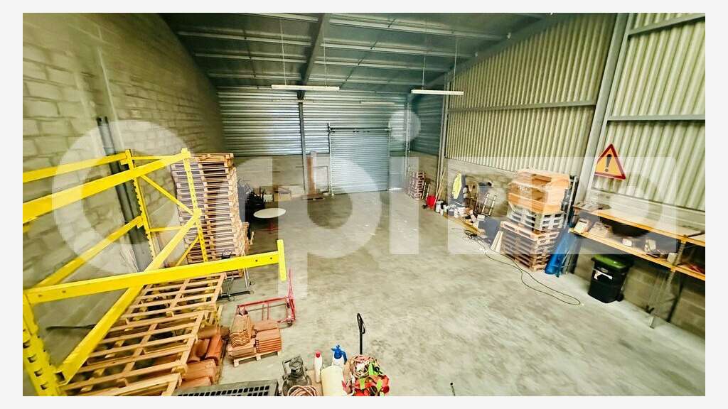 AV local d'activité 313m² à Saint Jean d'Illac ZI