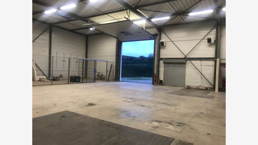 Vente local d'activités 300m² proche de Beaune