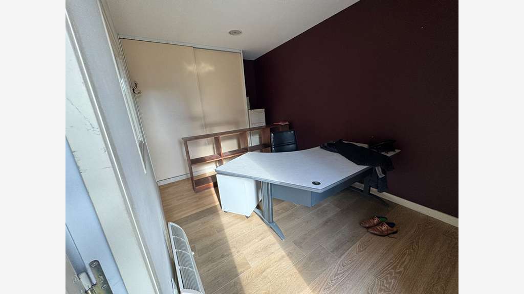 AV entrepôt bureaux 720m² Saint-Martin-des-Champs