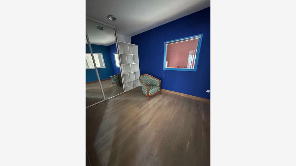 AV entrepôt bureaux 720m² Saint-Martin-des-Champs