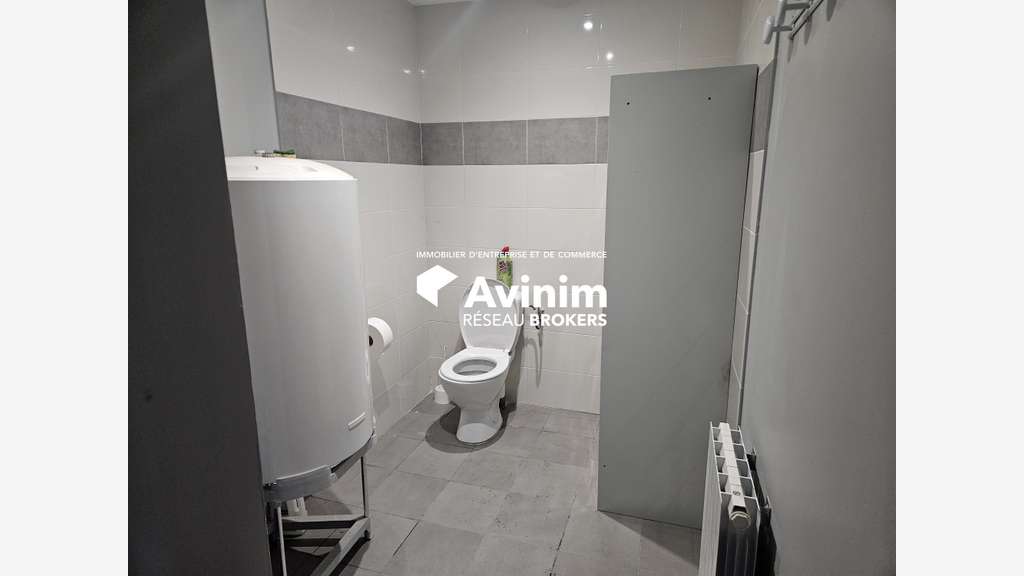 Entrepôt 400m² sur 2600m² zone Ui St-Martin-Mont