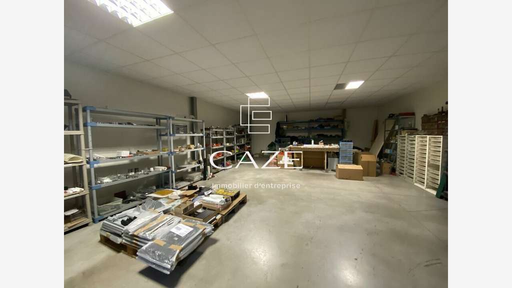 A vendre bâtiment 1043m² ZA Saint-Médard-en-Jalles